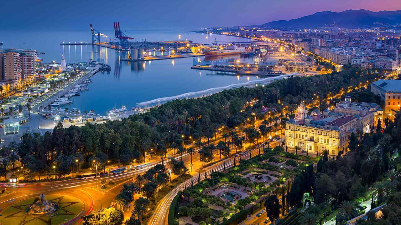 INMálaga Palacio Esterno foto